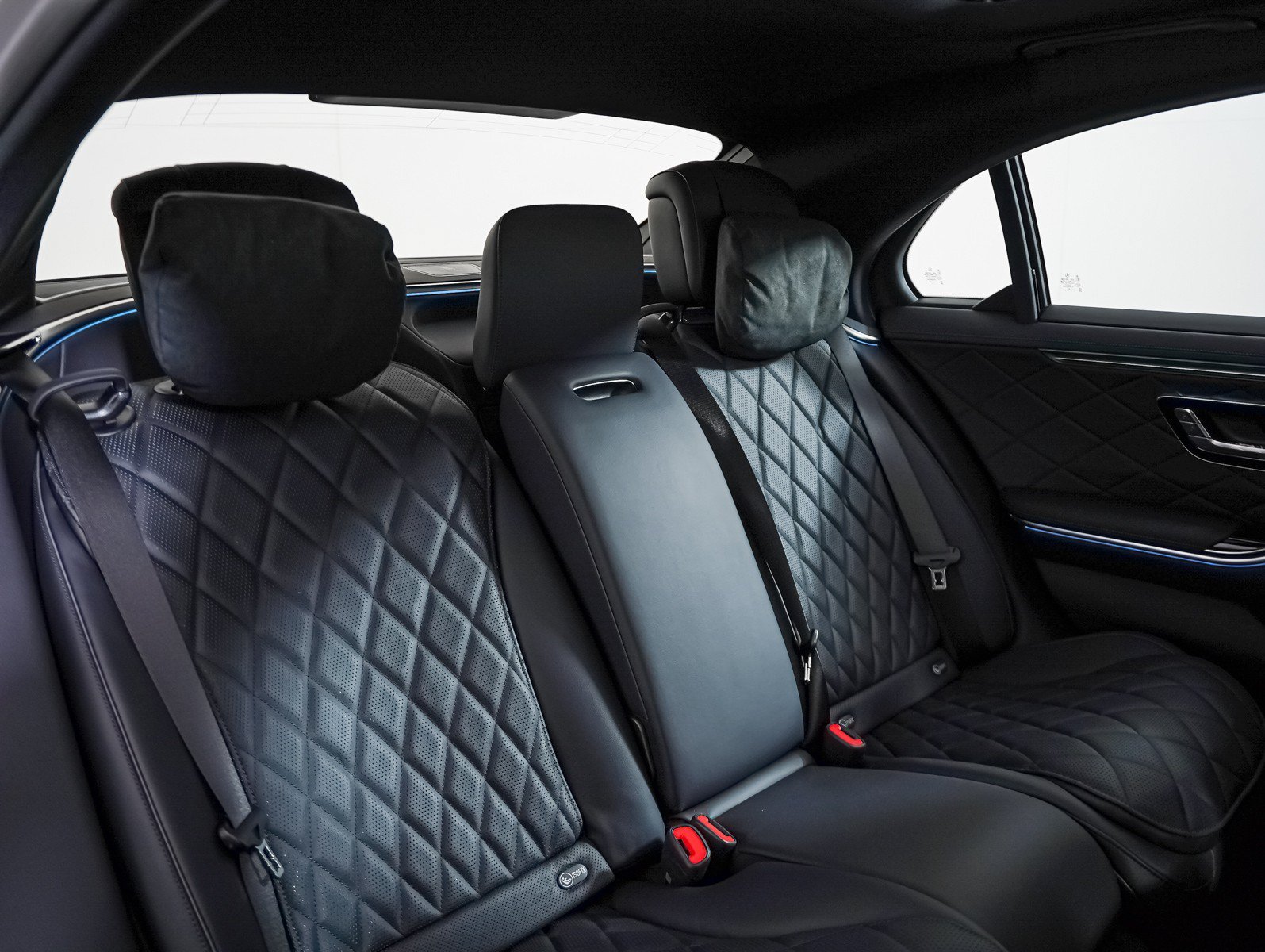 New 2027 Warm Grey Non-Metallic Mercedes-Benz S 580 image 13