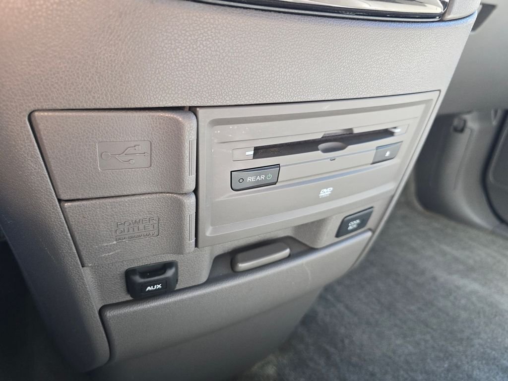 Used 2015  Honda Touring image 34
