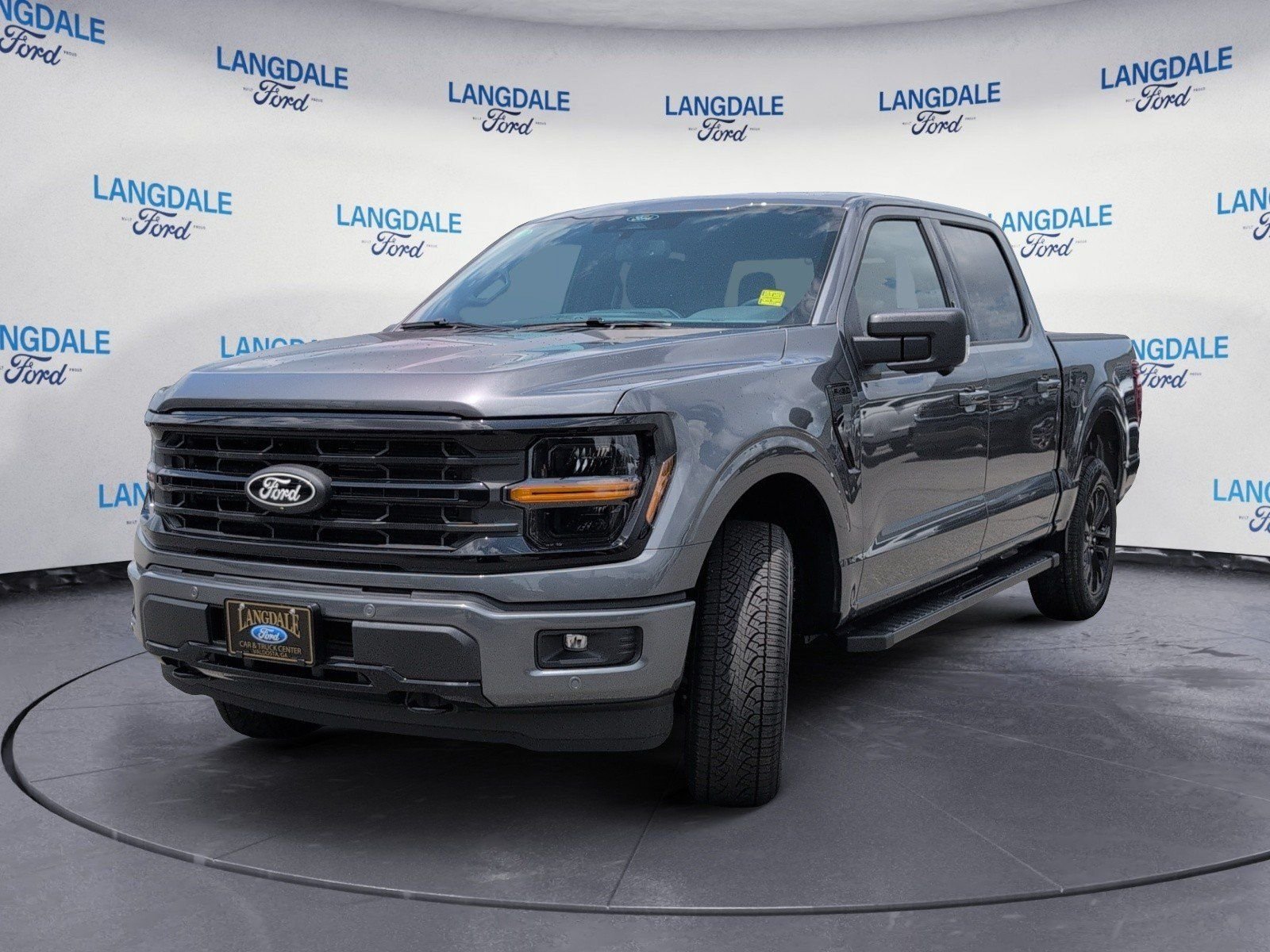 New 2026 Carbonized Gray Metallic Ford XLT image 11