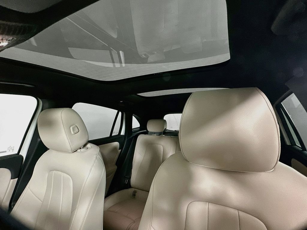 New 2026 Polar White Mercedes-Benz GLA 250 image 22