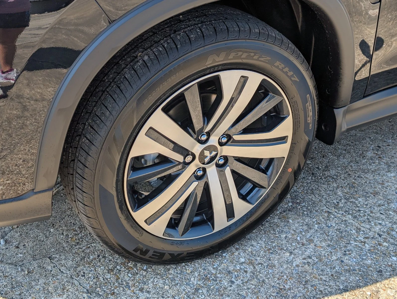 New 2027 Black Mitsubishi 2.0 ES 2WD image 11