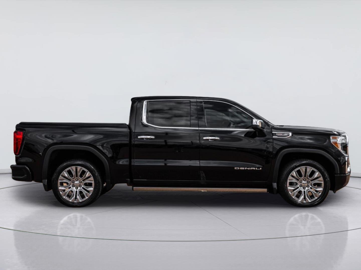Certified Used 2020 ONYX BLACK GMC Denali image 6