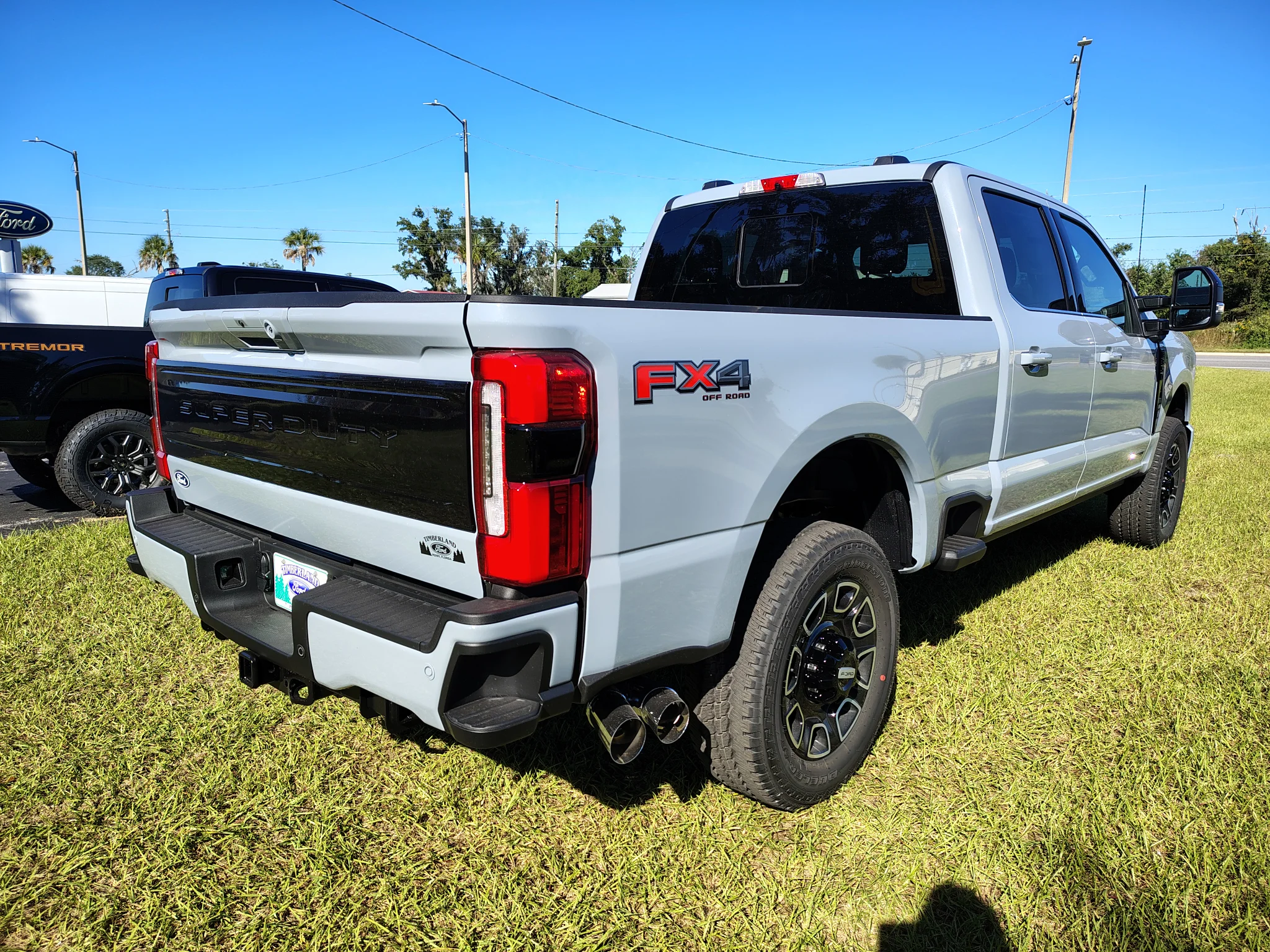 New 2027 Glacier Gray Metallic Tri-Coat Ford F-350® Platinum® image 8