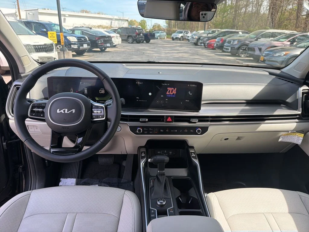 Used 2025 Gray Kia EX image 21