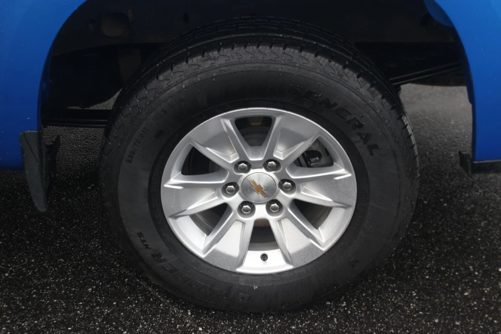 Used 2025 Riptide Blue Metallic Chevrolet LT image 38