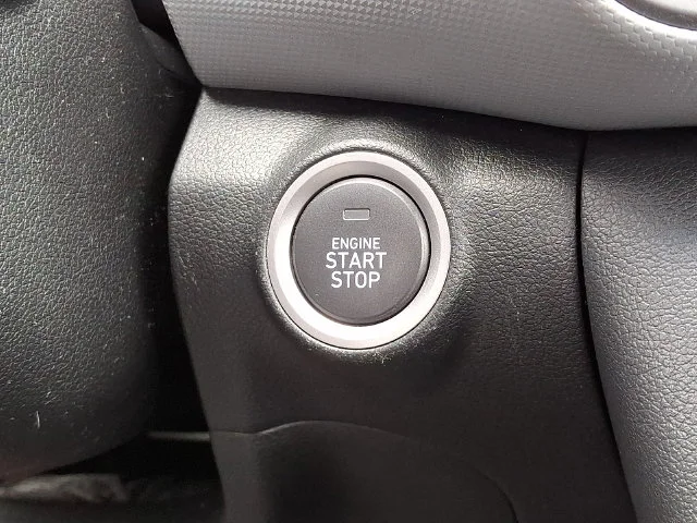 Used 2021 Silver Hyundai SEL Plus image 24
