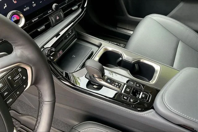 New 2026 White Lexus 350 Premium image 8