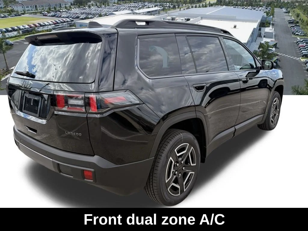 New 2026 Diamond Black Crystal Pearl-Coat Exterior Paint Jeep Laredo image 4