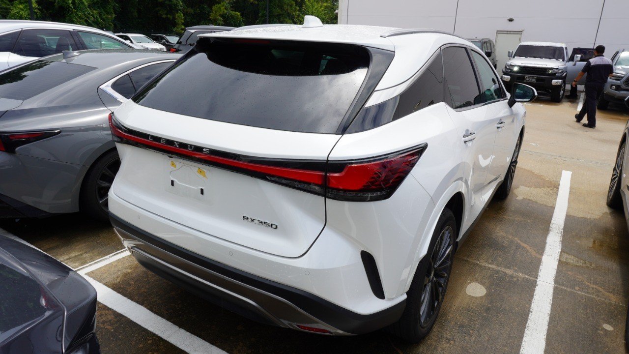 Certified Used 2024 White Lexus RX 350 Premium image 5