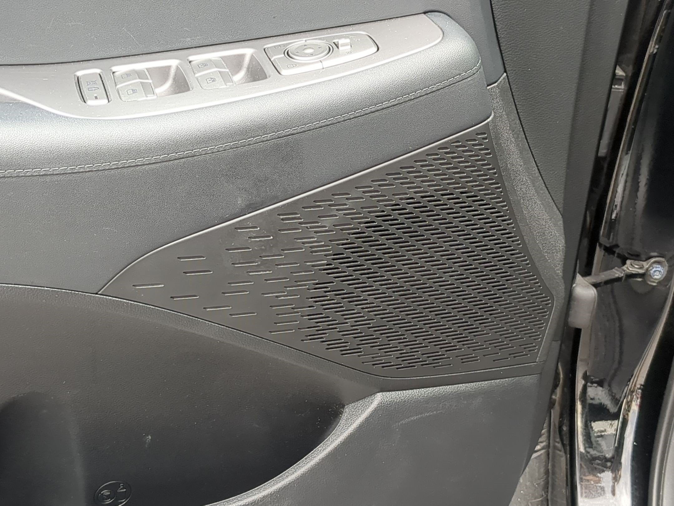 Used 2025 Abyss Black Pearl Hyundai SEL image 13
