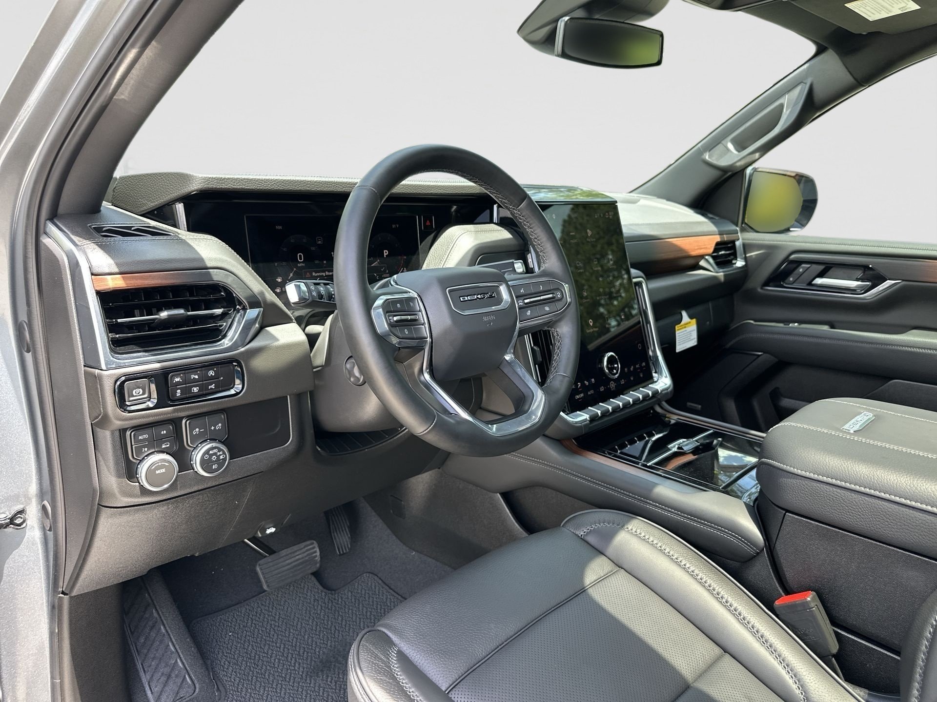 2026 GMC Yukon Denali - Photo 10