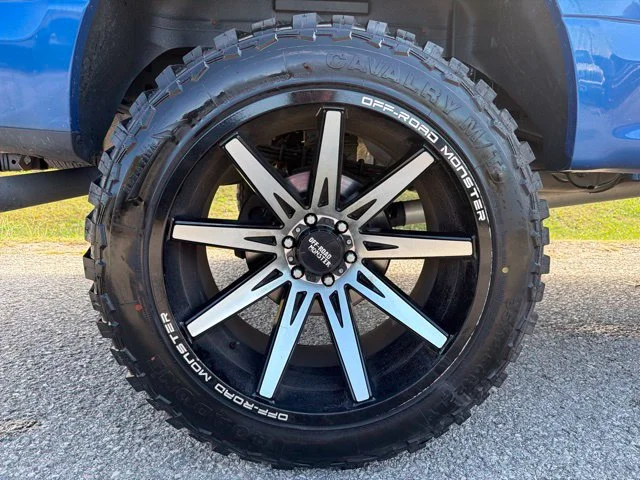 Used 2018 Blue Ford XL image 11