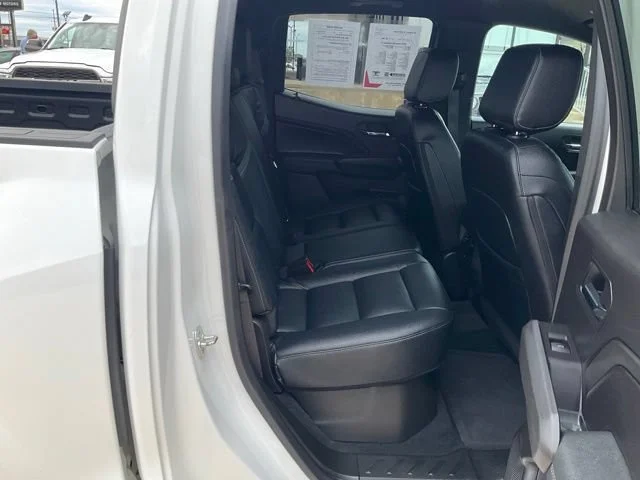 Used 2024 Summit White Chevrolet LT image 31