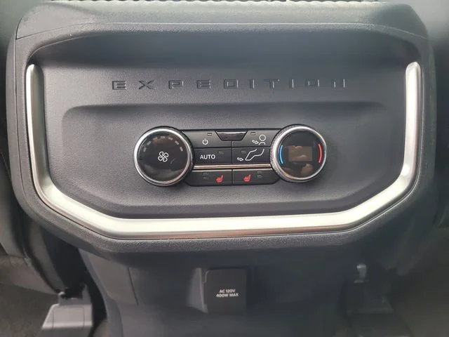 Used 2025 Silver Ford Platinum image 19