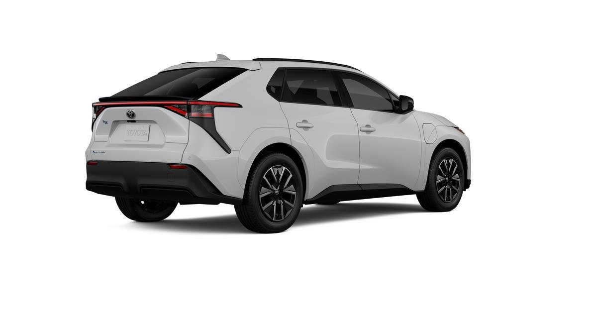 New 2026 Wind Chill Pearl <sup>1</sup> Toyota  XLE image 47