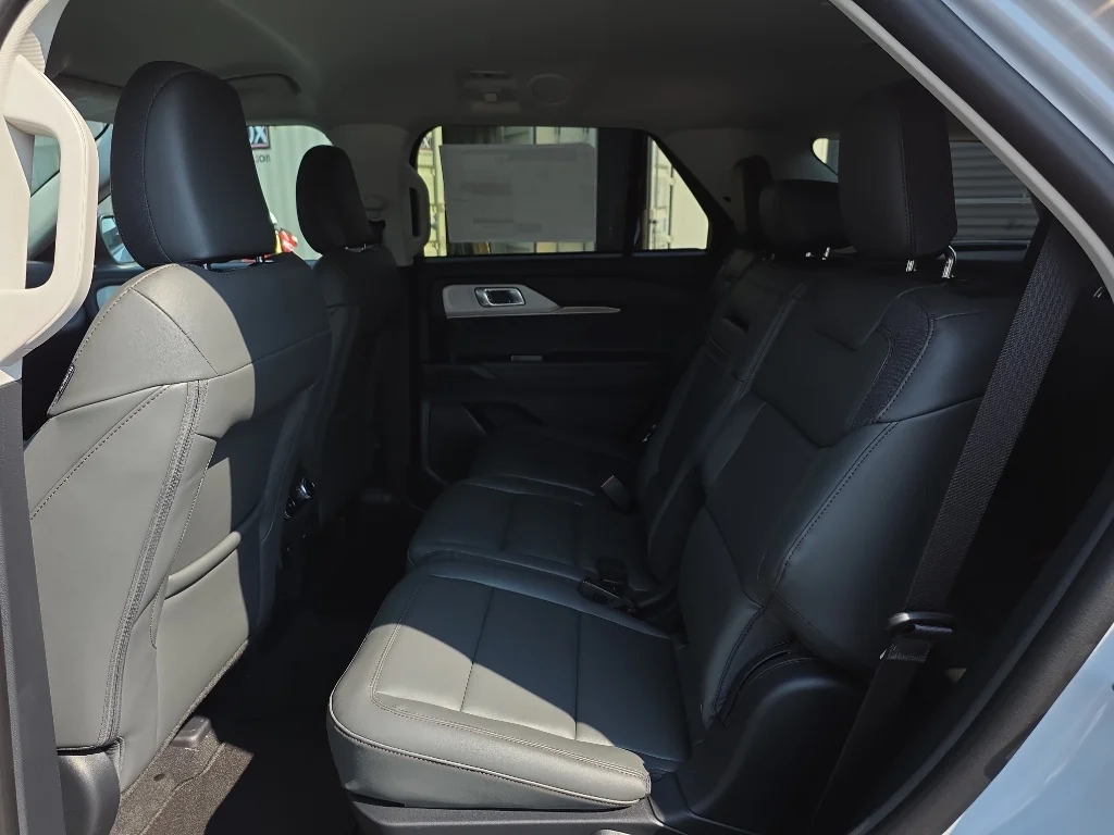 New 2026 Space White Metallic Ford Active image 11