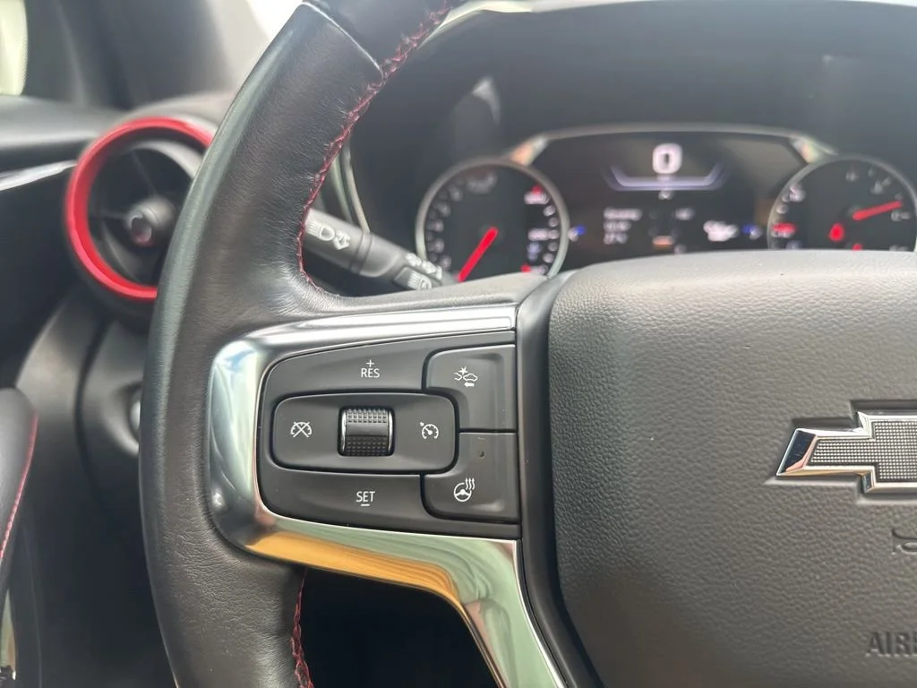 Used 2022 Iridescent Pearl Tricoat Chevrolet RS image 32