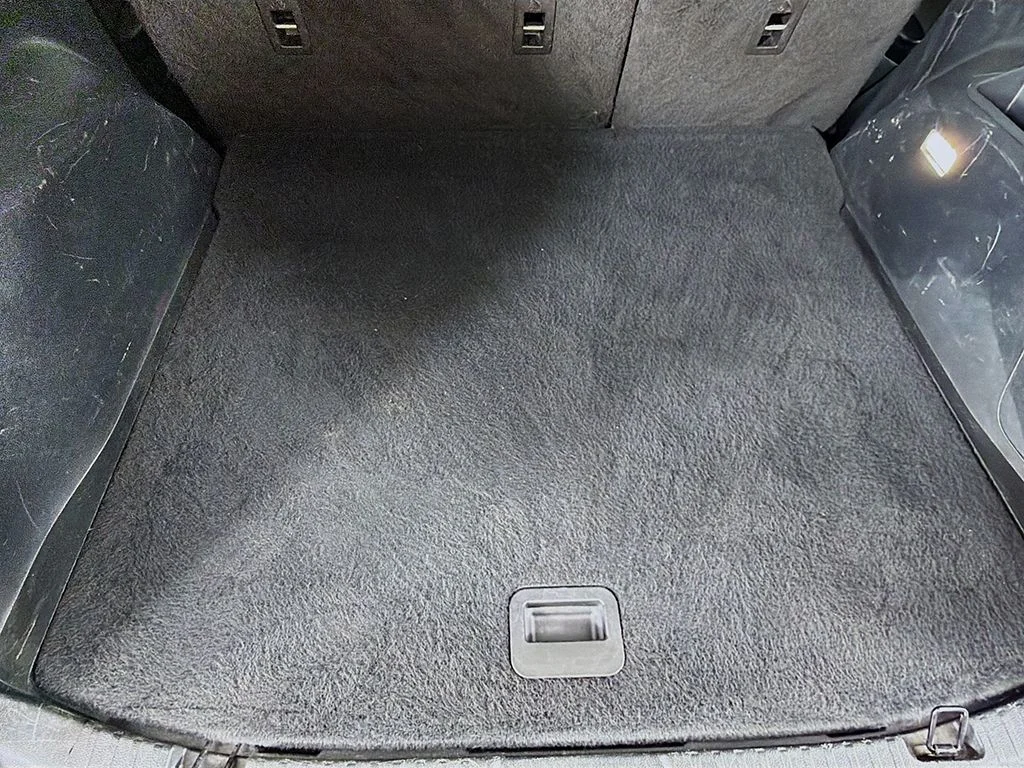 Used 2023 Oxford White Ford SEL image 15