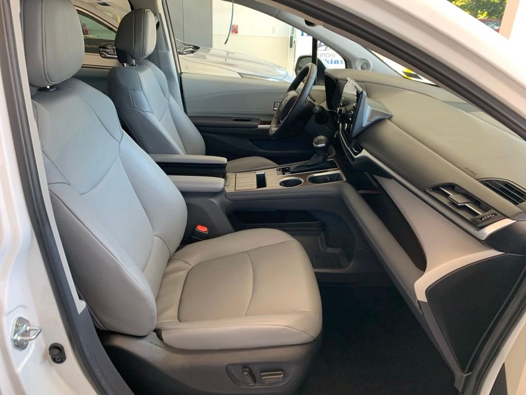 2024 Toyota Sienna XLE - Photo 22