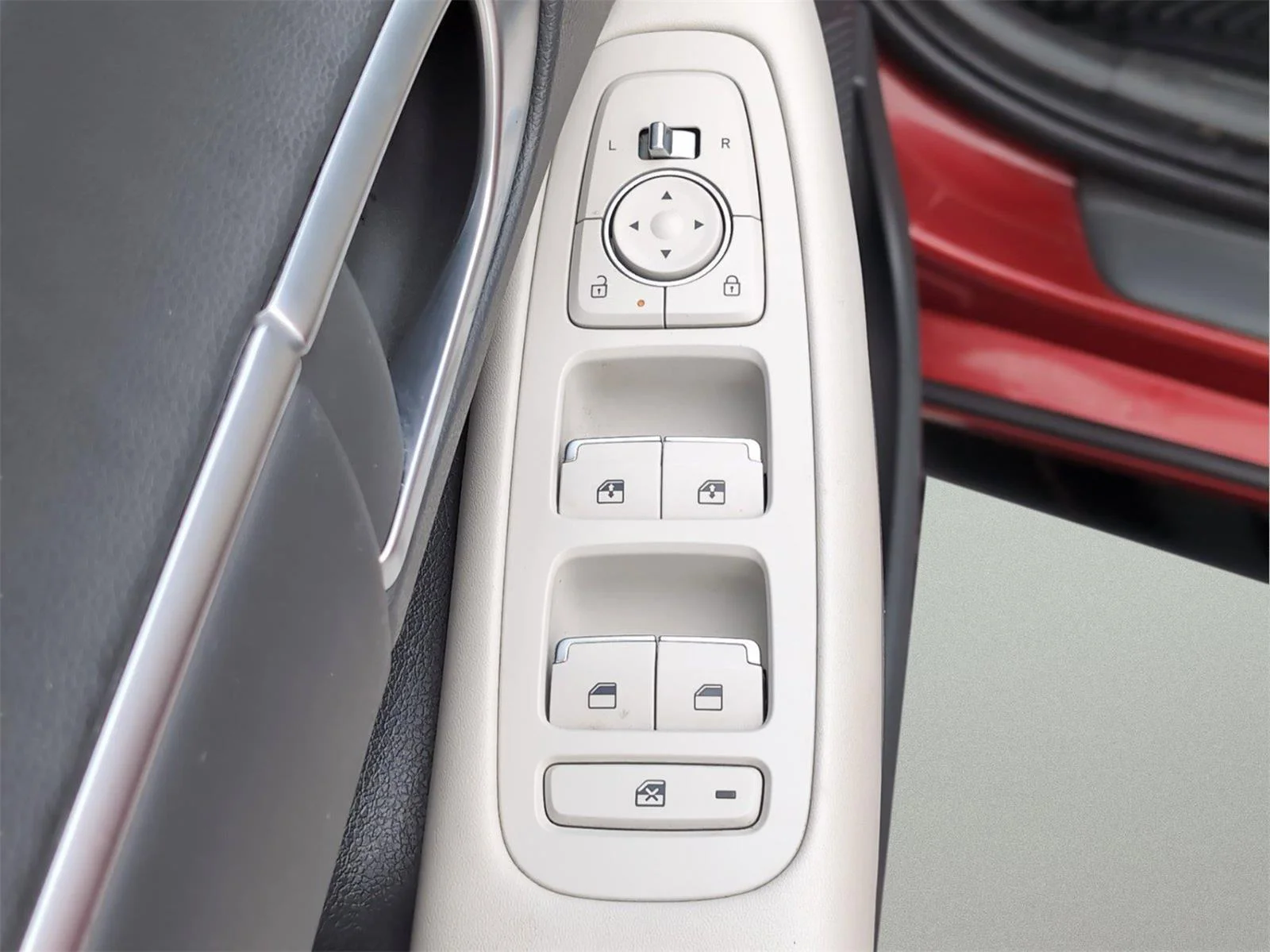 Used 2024 Ultimate red Hyundai SEL image 20