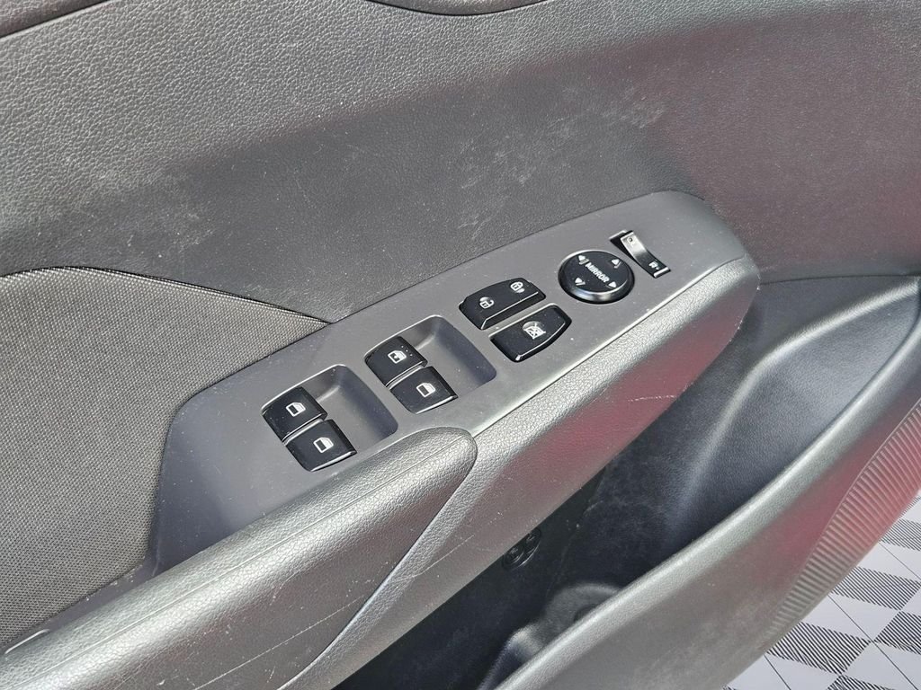 Used 2021 Pomegranate Red Metallic Hyundai SE image 10
