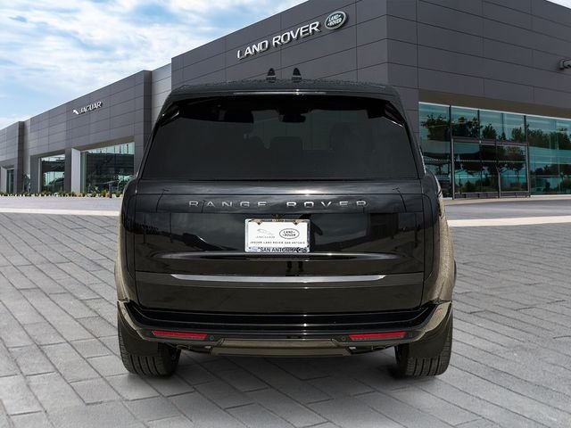 New 2026 Santorini Black Land Rover SE image 4