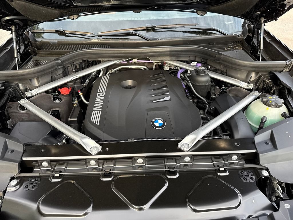 New 2026 Black BMW xDrive40i image 32