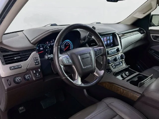 Used 2019 White GMC Denali image 40