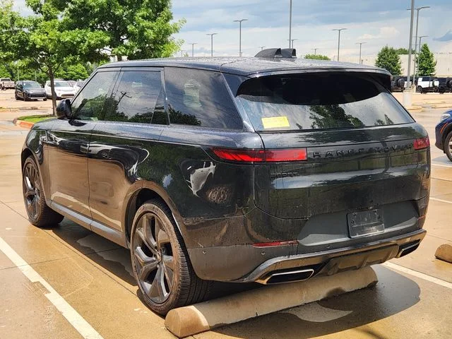 Used 2024 Black Land Rover SE image 4
