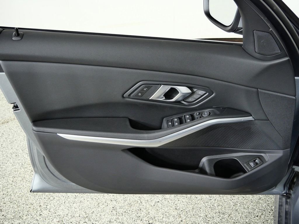 2026 BMW 3 Series 330i - Photo 32