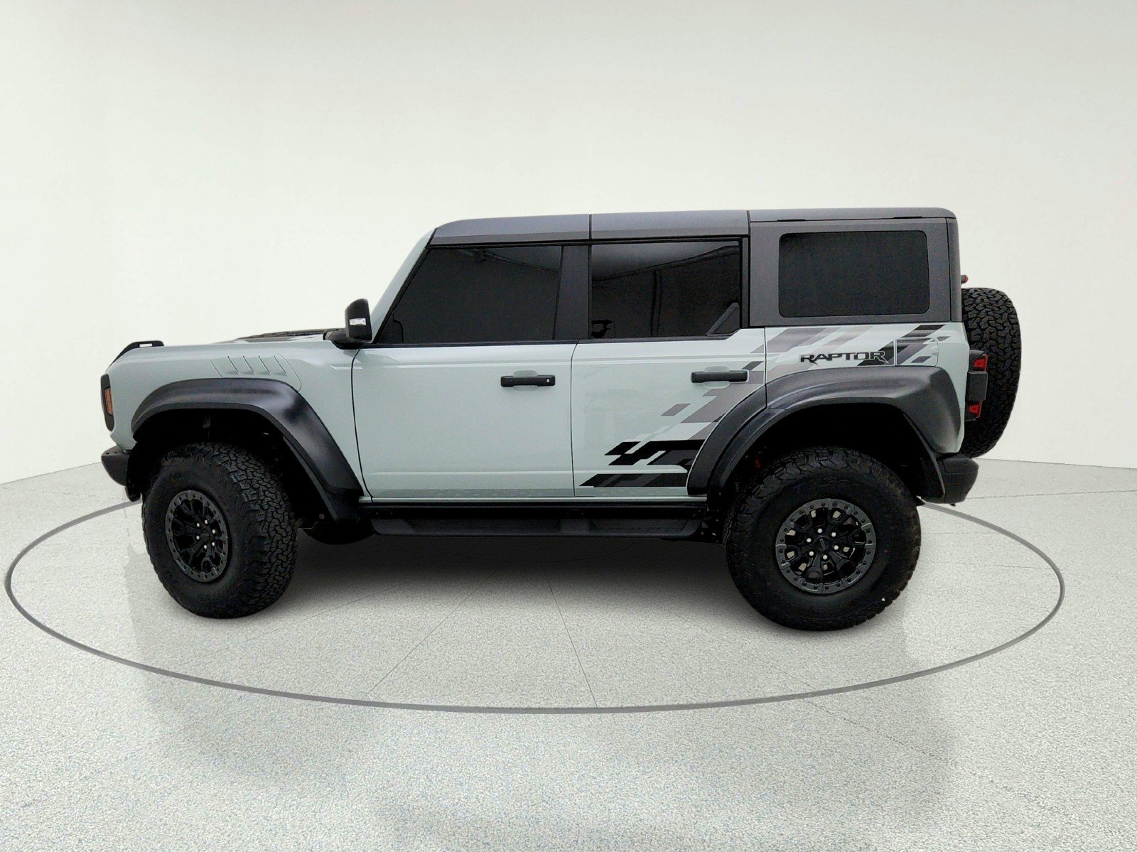 Used 2022 GRAY Ford Raptor image 14