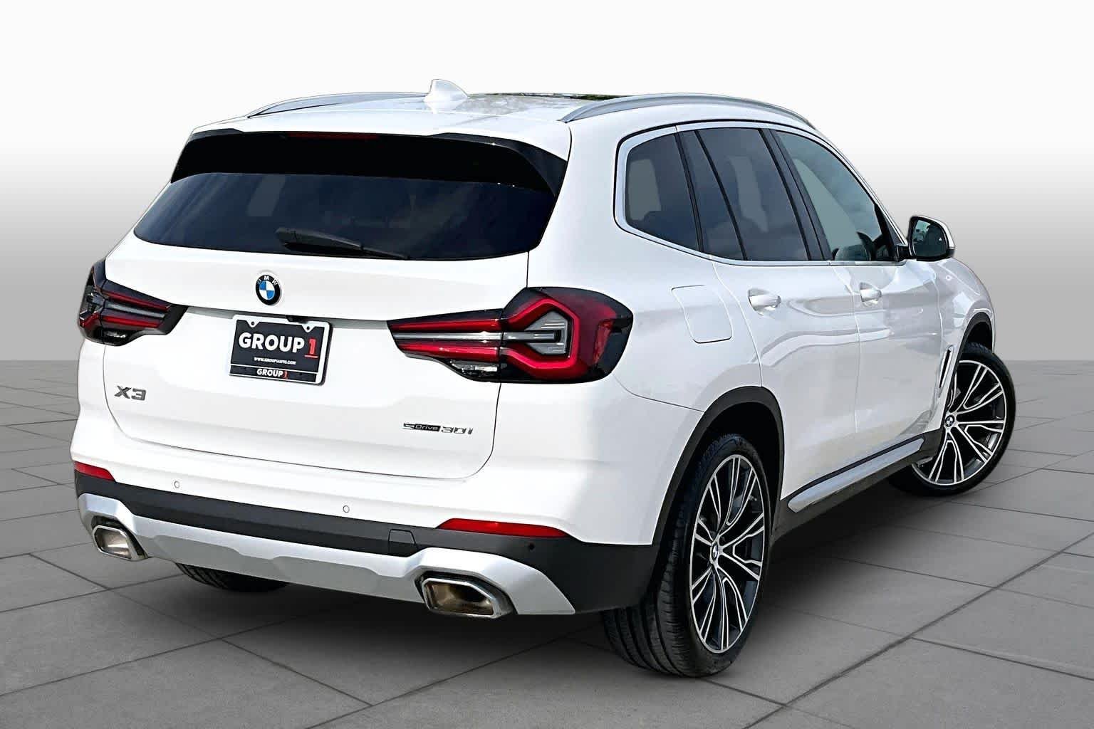 Used 2023 Alpine White BMW sDrive30i image 12