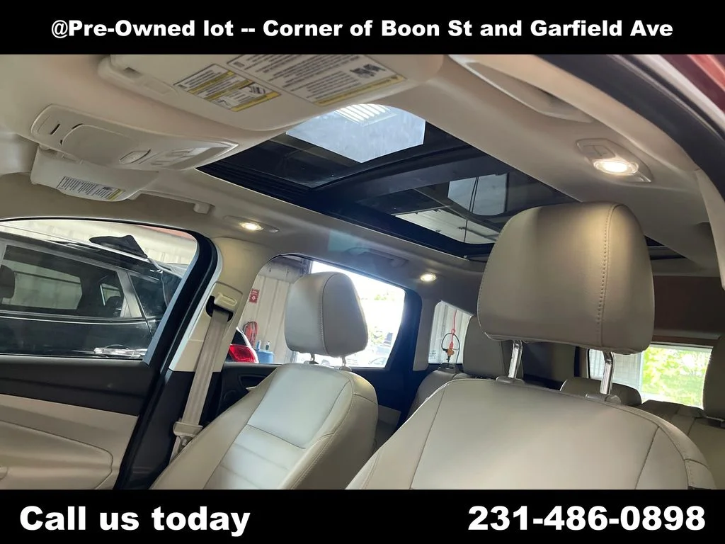 Used 2014 Orange Ford SE image 13
