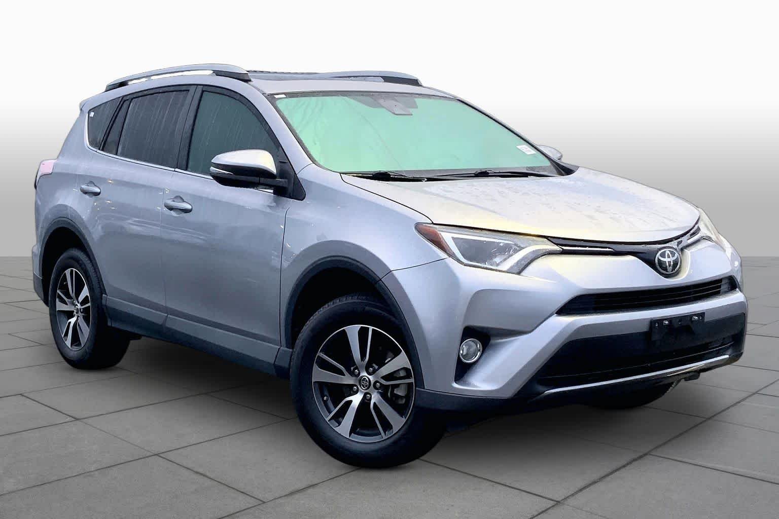 Used 2017 Silver Sky Metallic Toyota XLE image 3