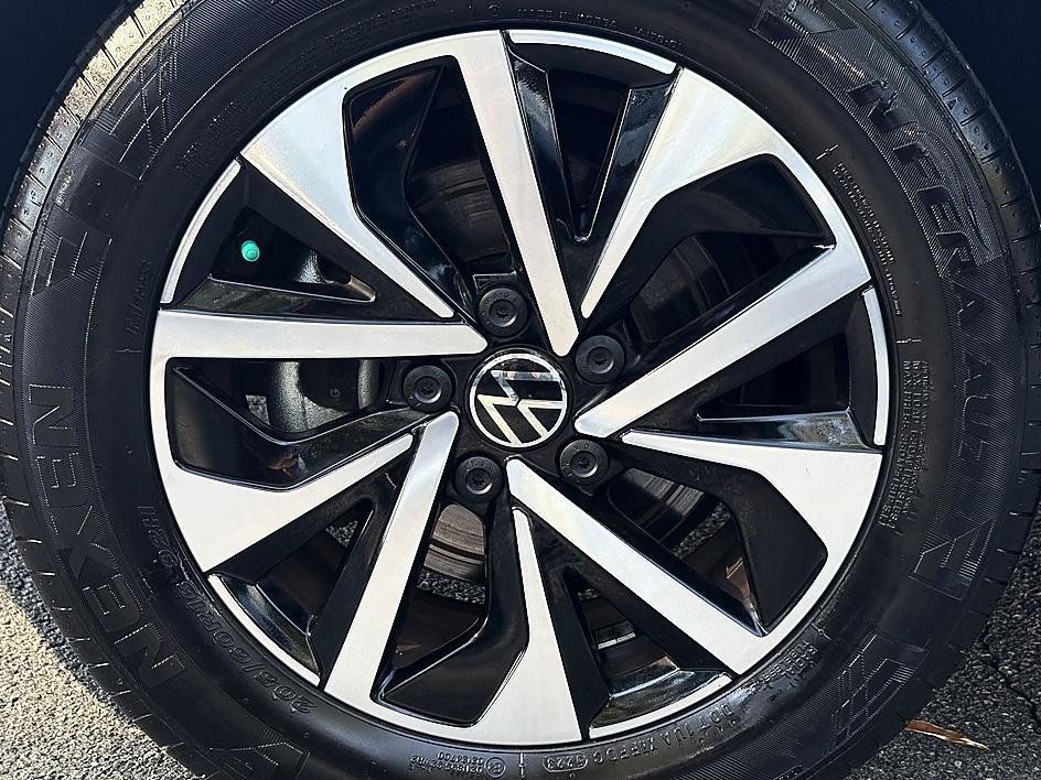 Used 2024 Gray Volkswagen S image 7