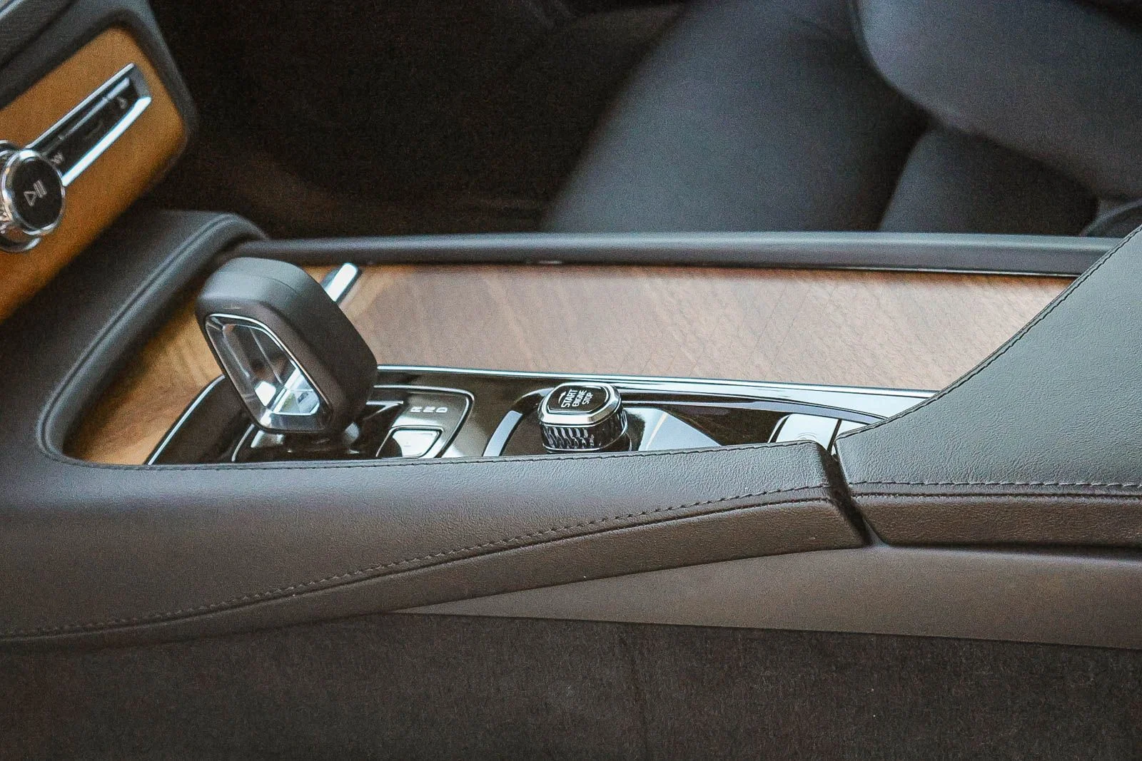 2023 Volvo XC90 Plus - Photo 25