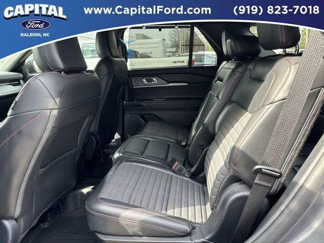 Used 2025 Gray Ford ST-Line image 16