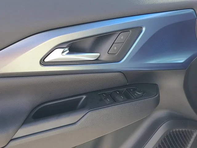 New 2026 Summit White Chevrolet LT image 20