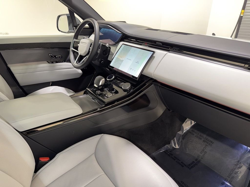 Certified Used 2023 Fuji White Land Rover SE image 24
