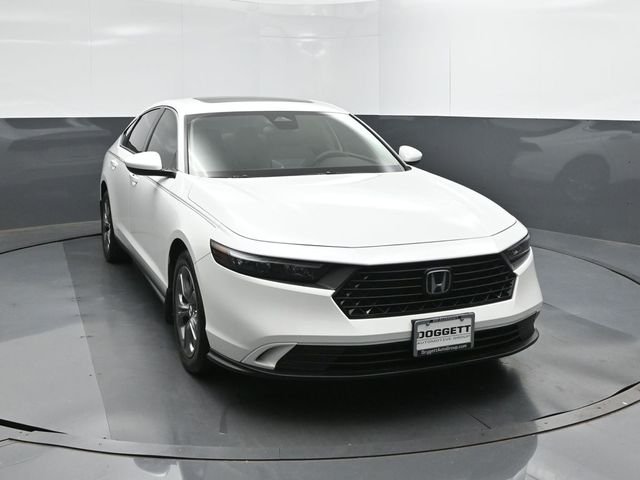 Used 2024 White Honda EX image 22