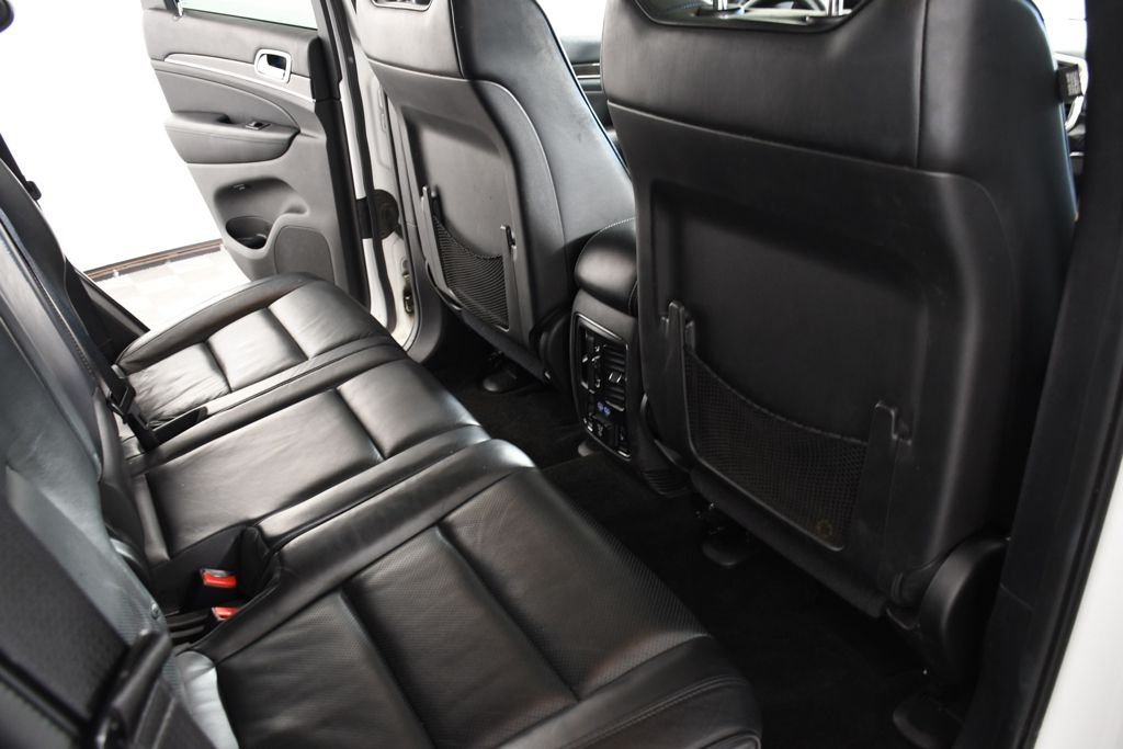 Used 2015 Bright White Clearcoat Jeep Overland image 22