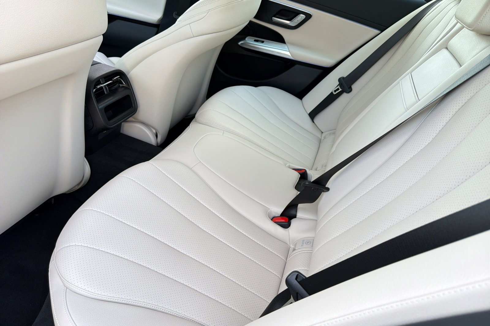 New 2027 Polar White Mercedes-Benz E 350 image 11