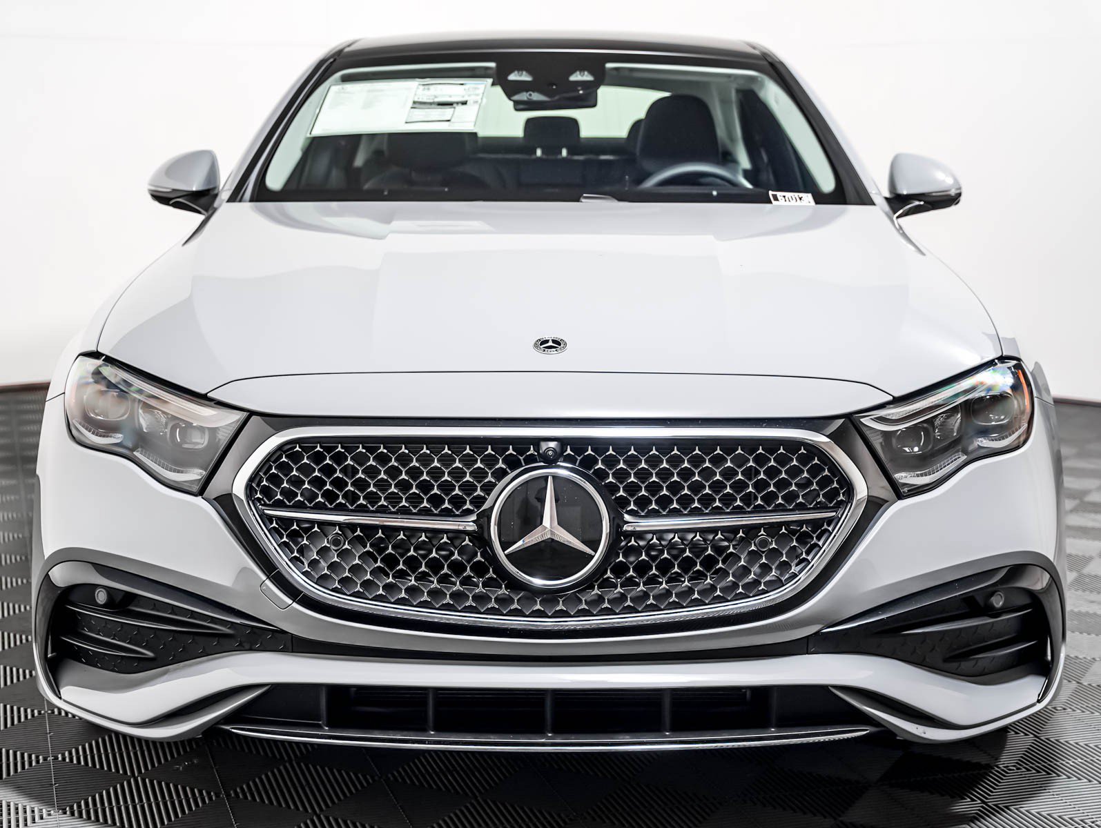 New 2027 MANUFAKTUR Alpine Grey Mercedes-Benz E 450 image 9