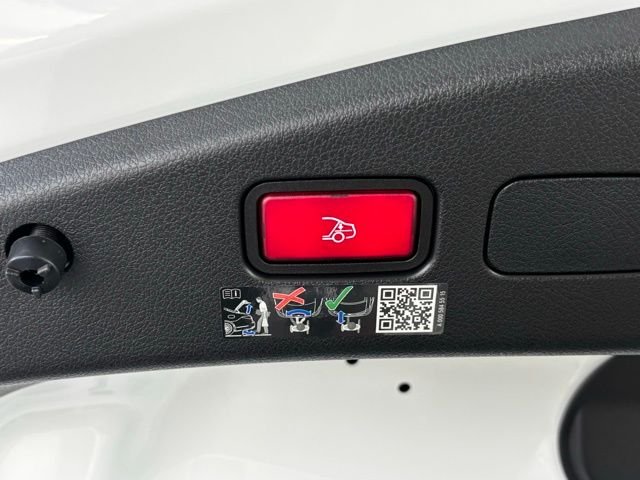 New 2026 MANUFAKTUR Moonlight White Metallic Mercedes-Benz AMG® CLE 53 4MATIC+ Cabriolet image 30