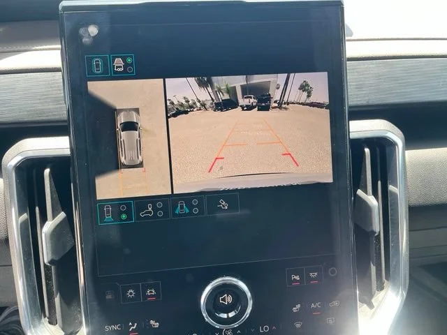 Used 2025 Summit White GMC Elevation image 15