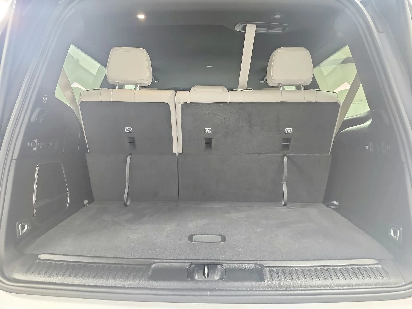 Used 2025 Bright White Clearcoat Jeep Base image 49
