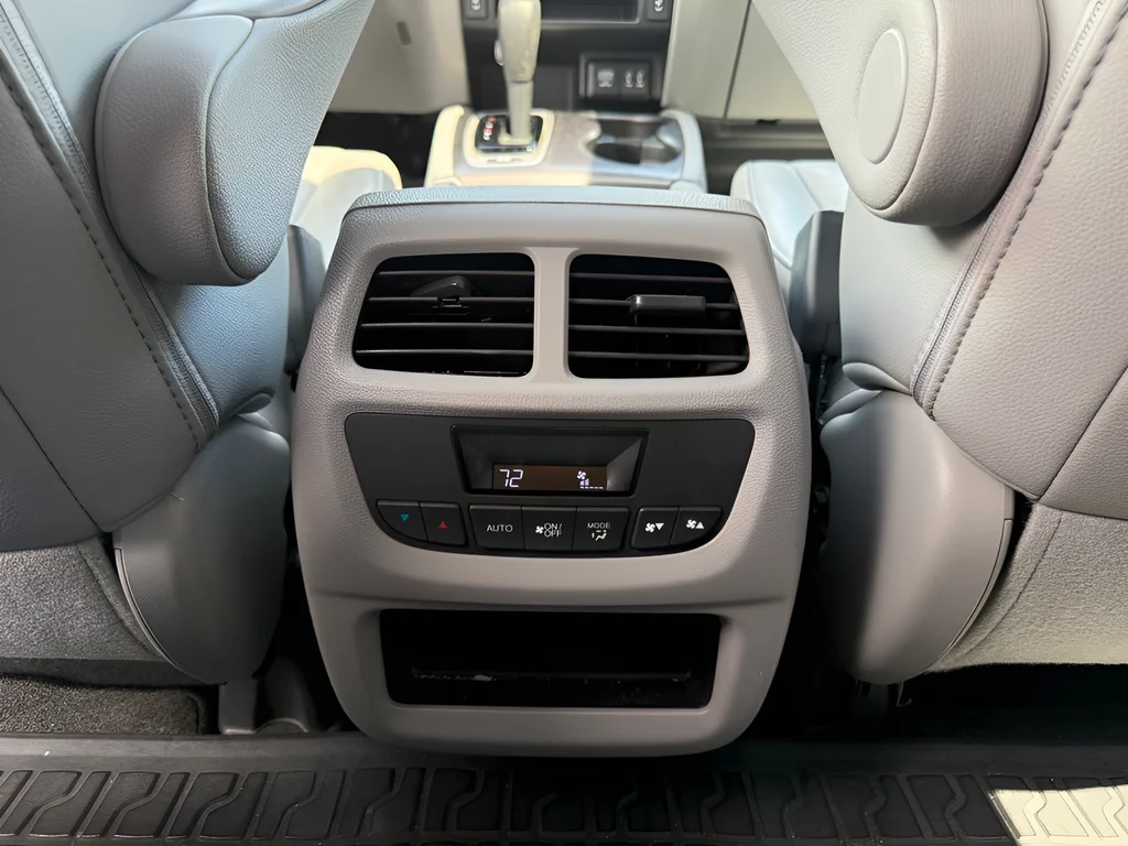 Used 2016 Lunar Silver Metallic Honda EX-L image 13