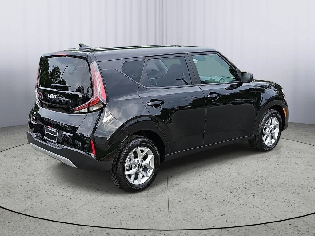 Used 2025 Black Kia LX image 3