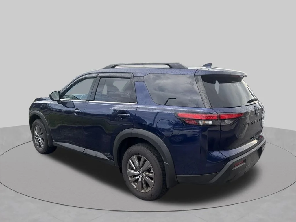 Used 2025 Blue Nissan SV image 4