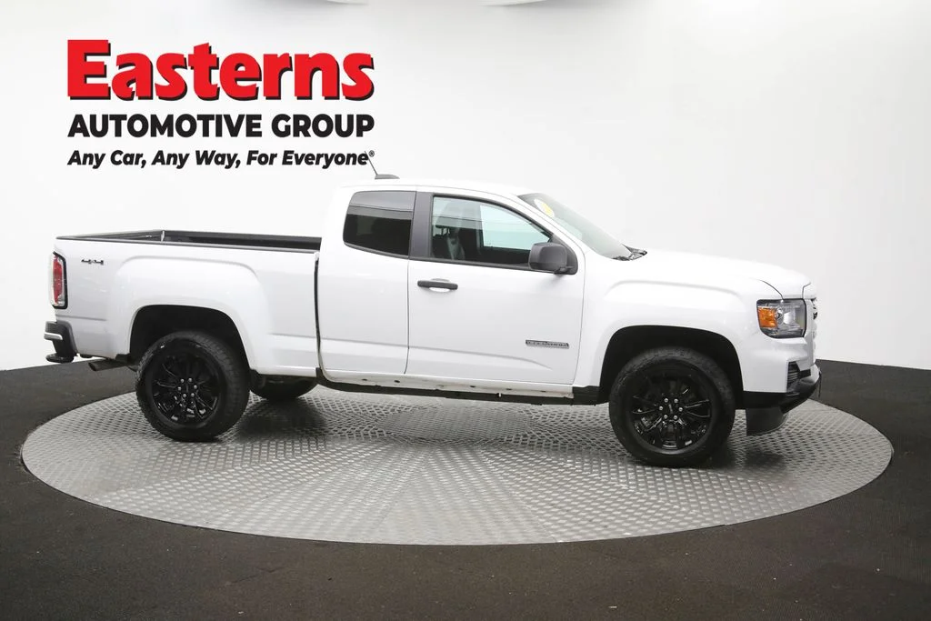 Used 2022 White GMC Elevation Standard image 45